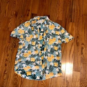 Hawaiian shirt 🌺🌸